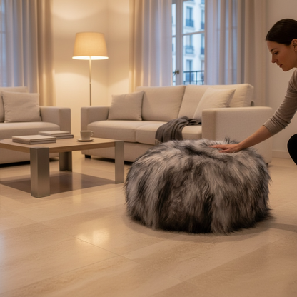 Norré – Ronde poef van IJslandse schapenvacht